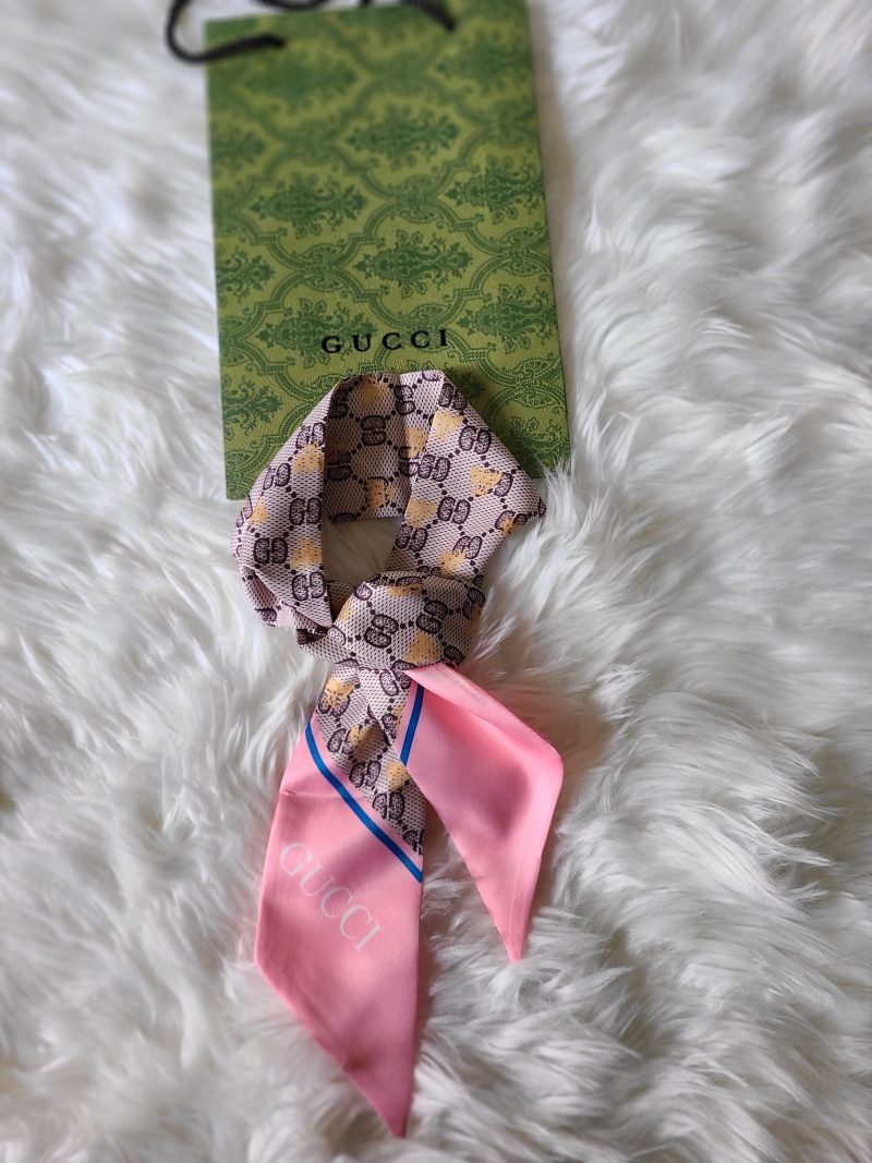 GG & Bee faille scarf