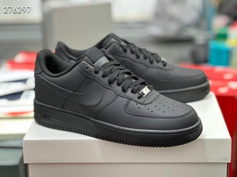 Nike Men's Air Force 1 Sneaker